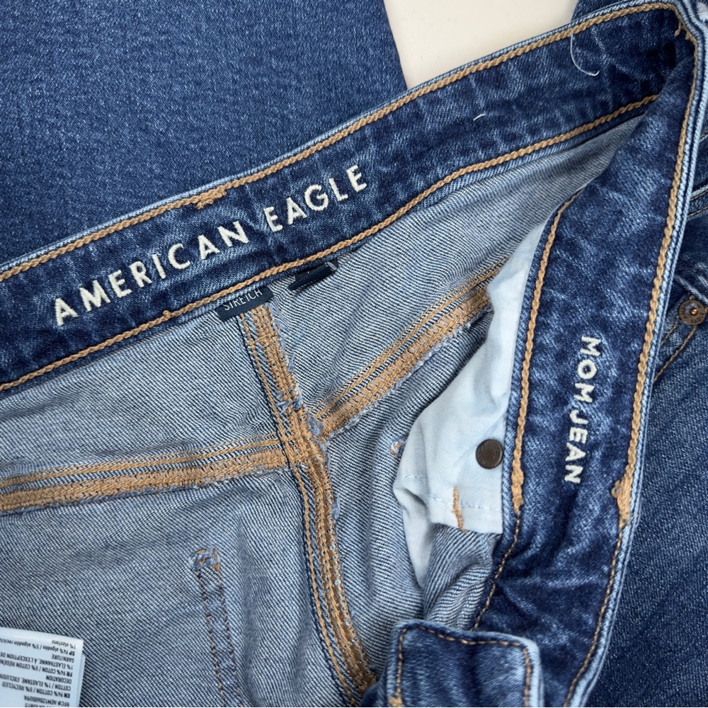 American Eagle Stretch High Waisted Mom Jean Medium Wash AE Size 18 Regular - Picture 5 of 7